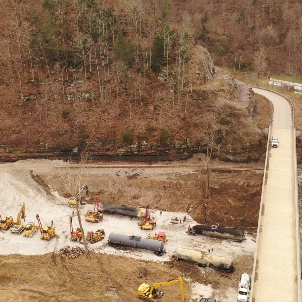 Train derailment 3.jpg